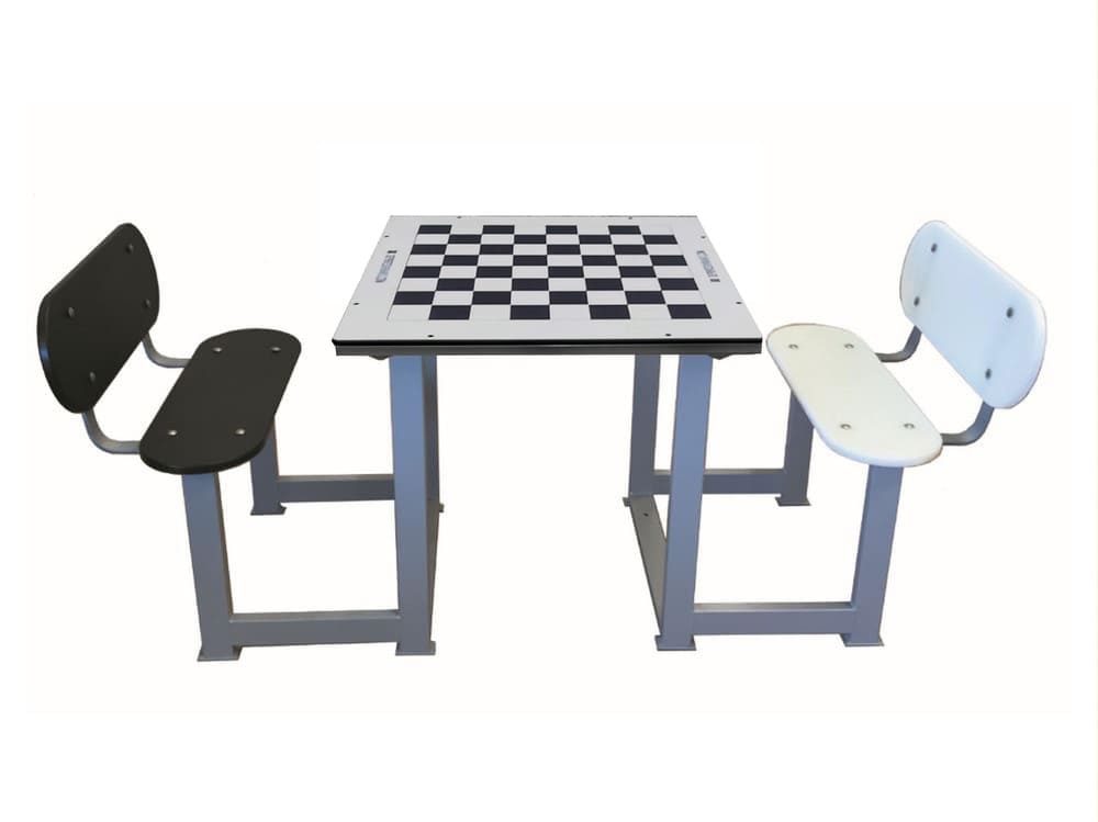 Table d'échecs extérieure pour les seniors