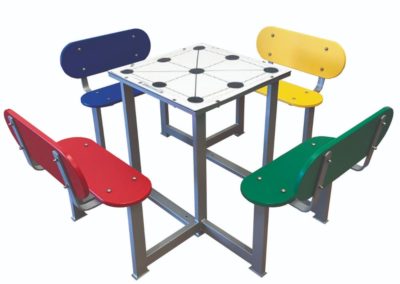 Mesa con juego 3 en raya antivandálica para patios de colegios