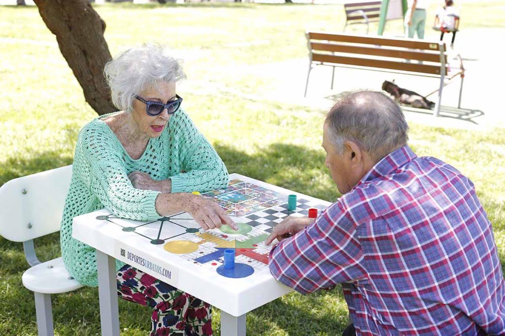 Beneficios de los juegos de mesa en la tercera edad