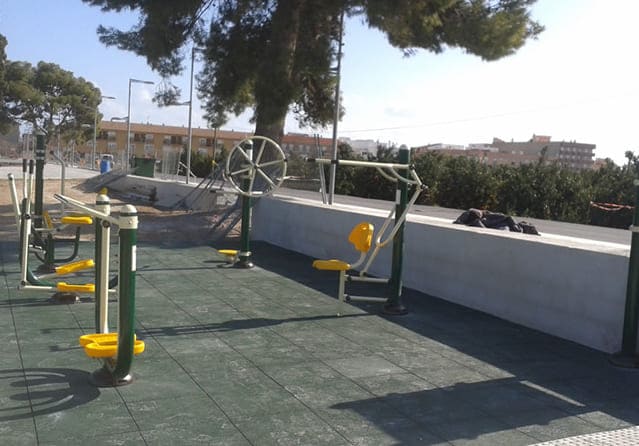 Outdoor gym stations