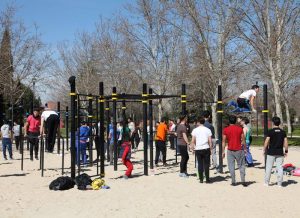 Calistenia – Street Workout, el nuevo deporte que triunfa en los parques de España.