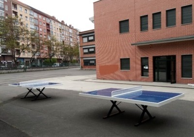 Tables de ping-pong dans une communauté de propriétaires