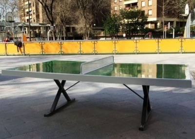 Table de ping-pong d'extérieur  Forte dans un parc public