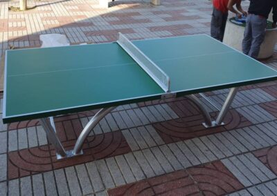 Instalando la mesa de ping pong Sport-Pro