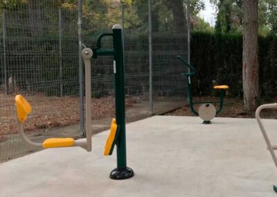 Leg press machine in a fitness park